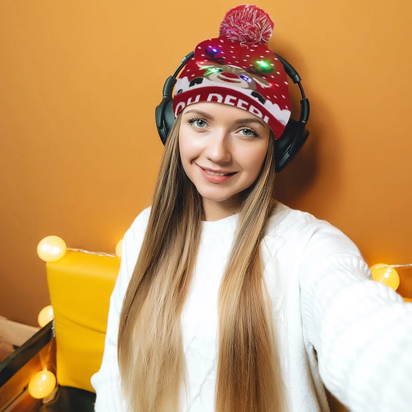 Christmas Hat LED Light-Up Santa Hat Unisex Woolen Thermal Knitted Cap Xmas Holiday Hat for Adults Kids Christmas Gifts Christmas Decorations